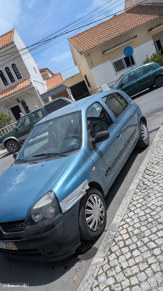 Renault Clio 1.2 16V Confort - 3