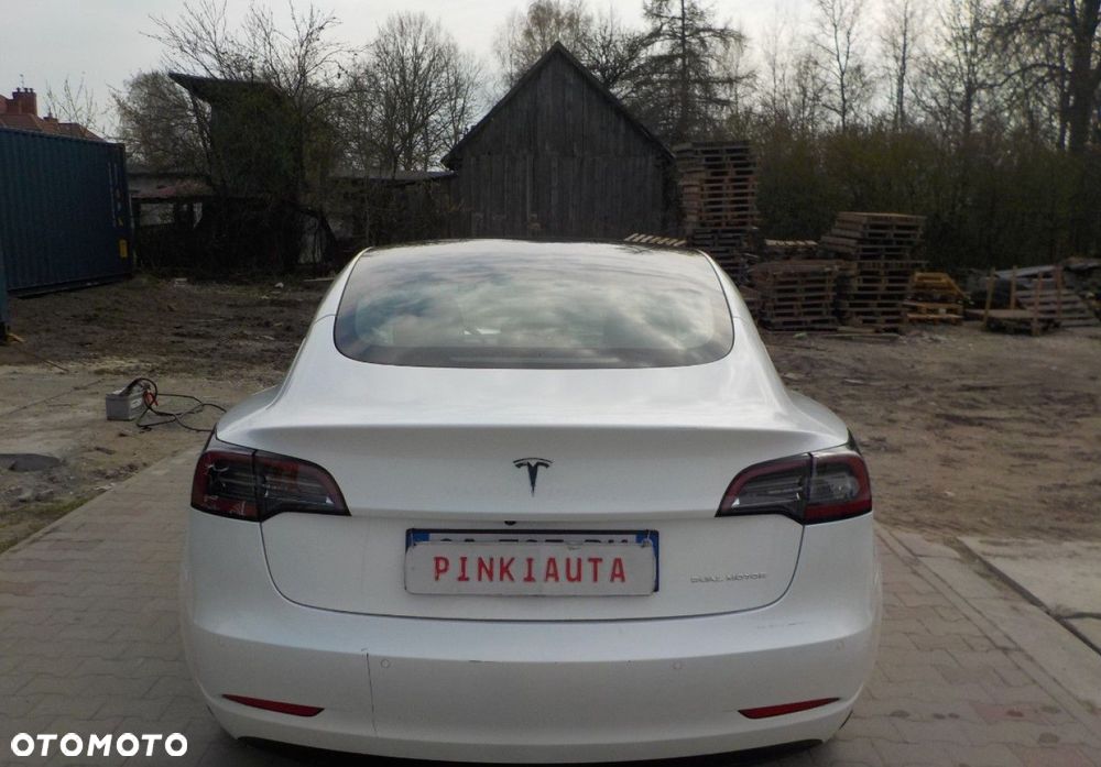 Tesla Model 3 - 11