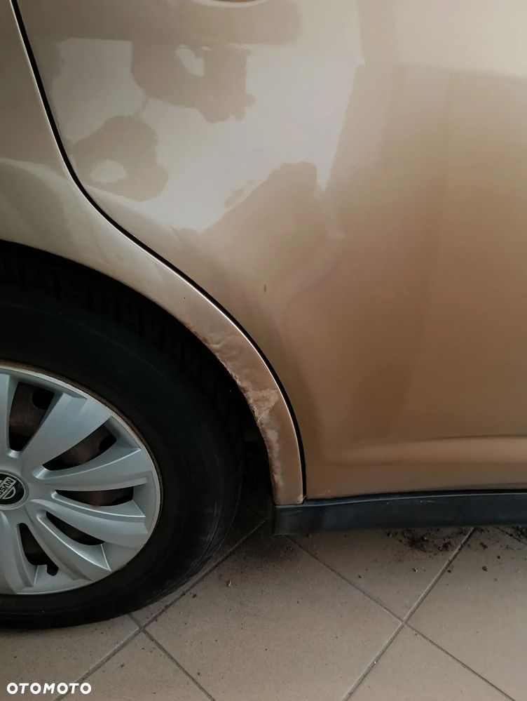 Nissan Tiida 1.6 Visia - 6