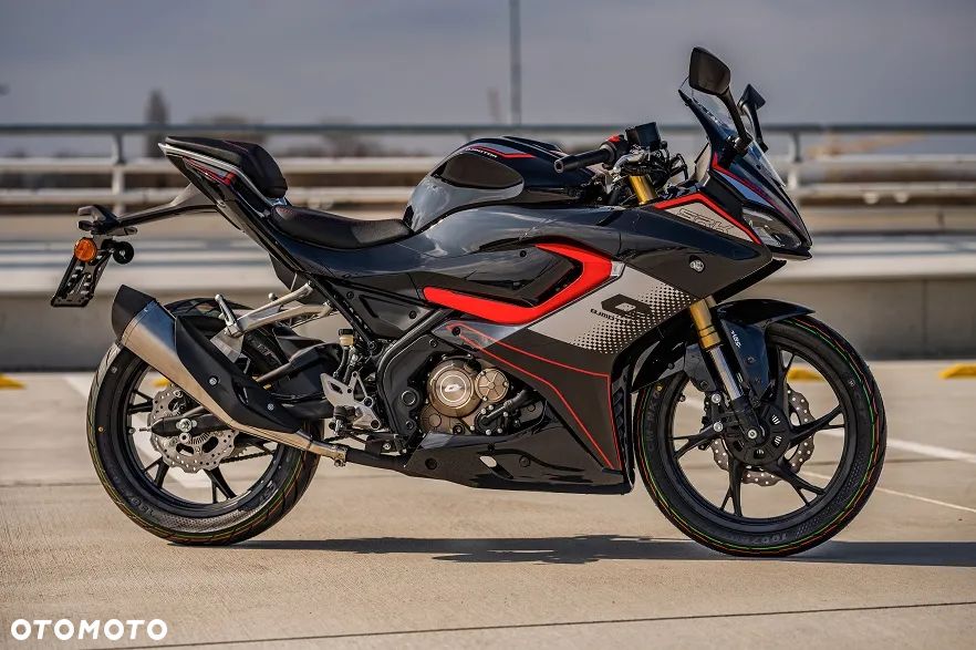 QJMOTOR SRK 125R - 14