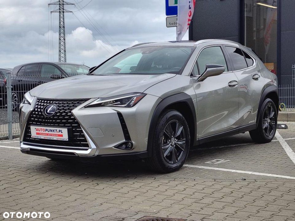 Lexus UX - 25