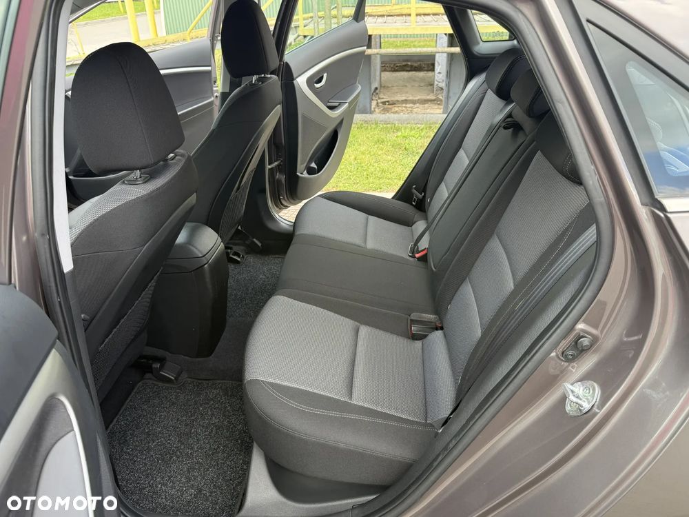 Hyundai i30 1.6 GDI Style - 11
