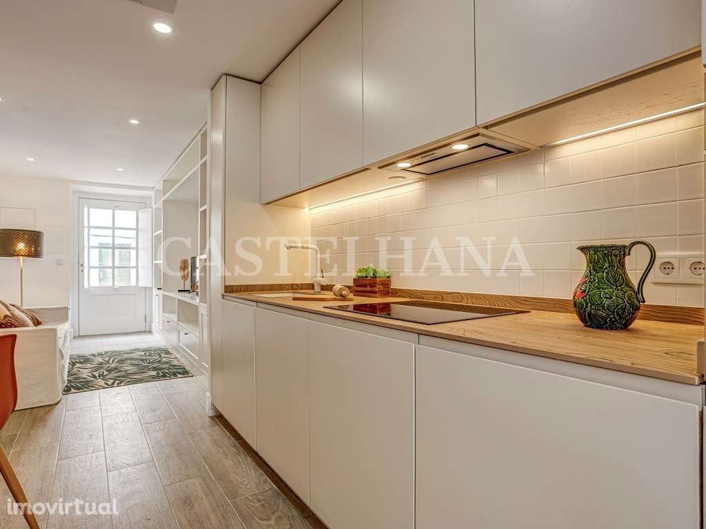 Apartamento T2 duplex, totalmente remodelado com pátio na Lapa - Grande imagem: 3/33