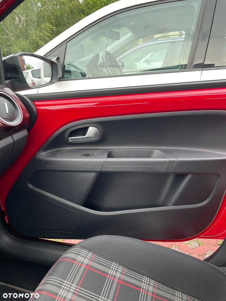Volkswagen up! 1.0 TSI GTI - 25
