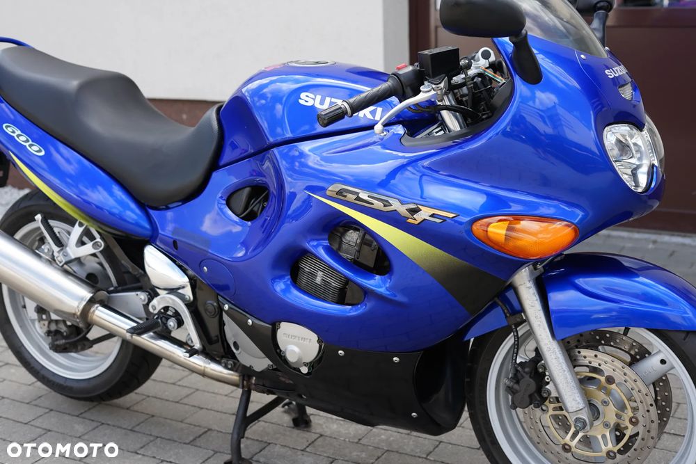 Suzuki GSX - 12
