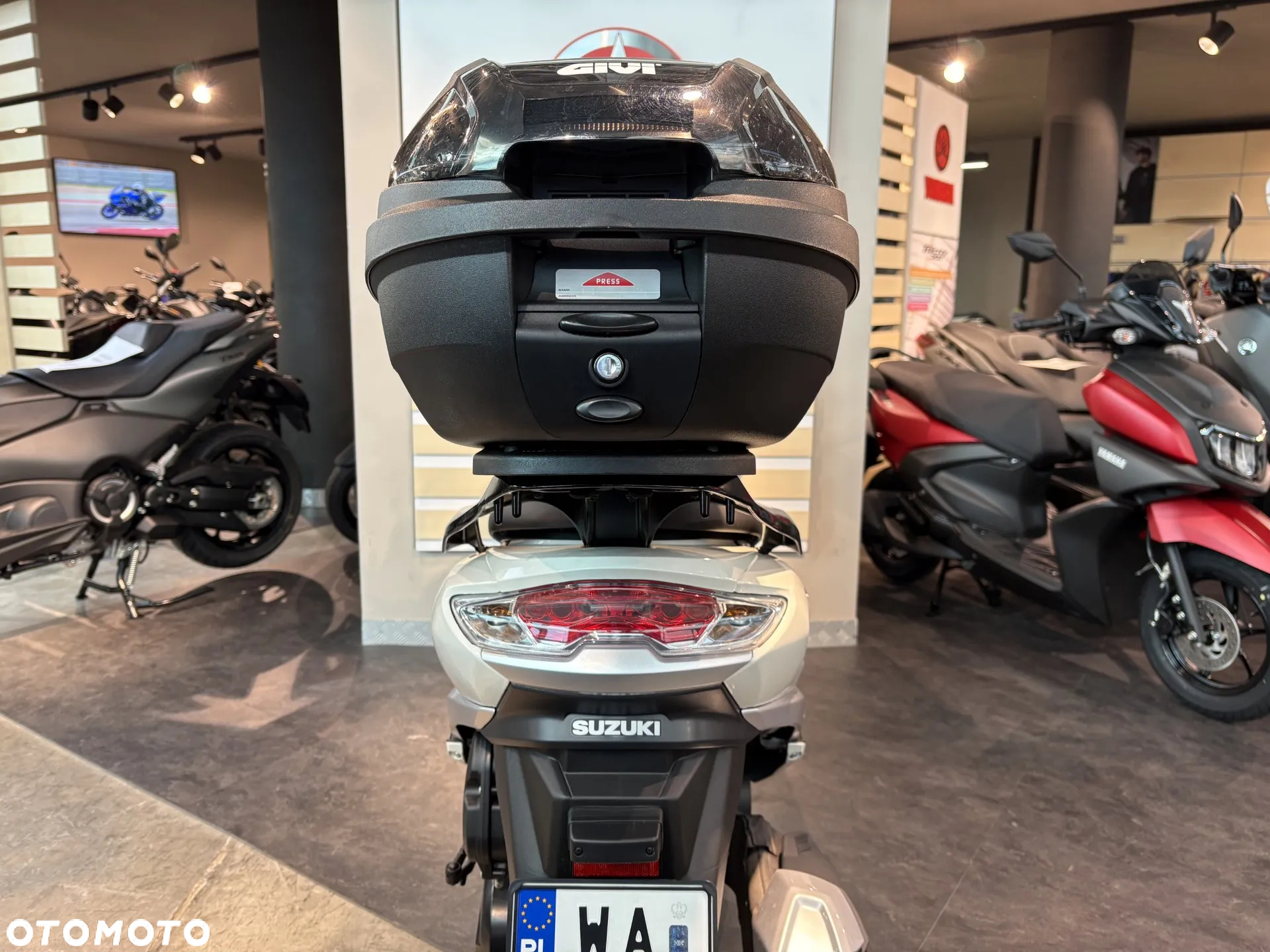 Suzuki Burgman - 6