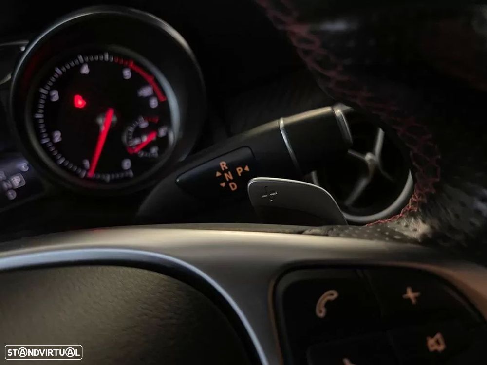 Mercedes-Benz A 180 d 7G-DCT AMG Line - 12