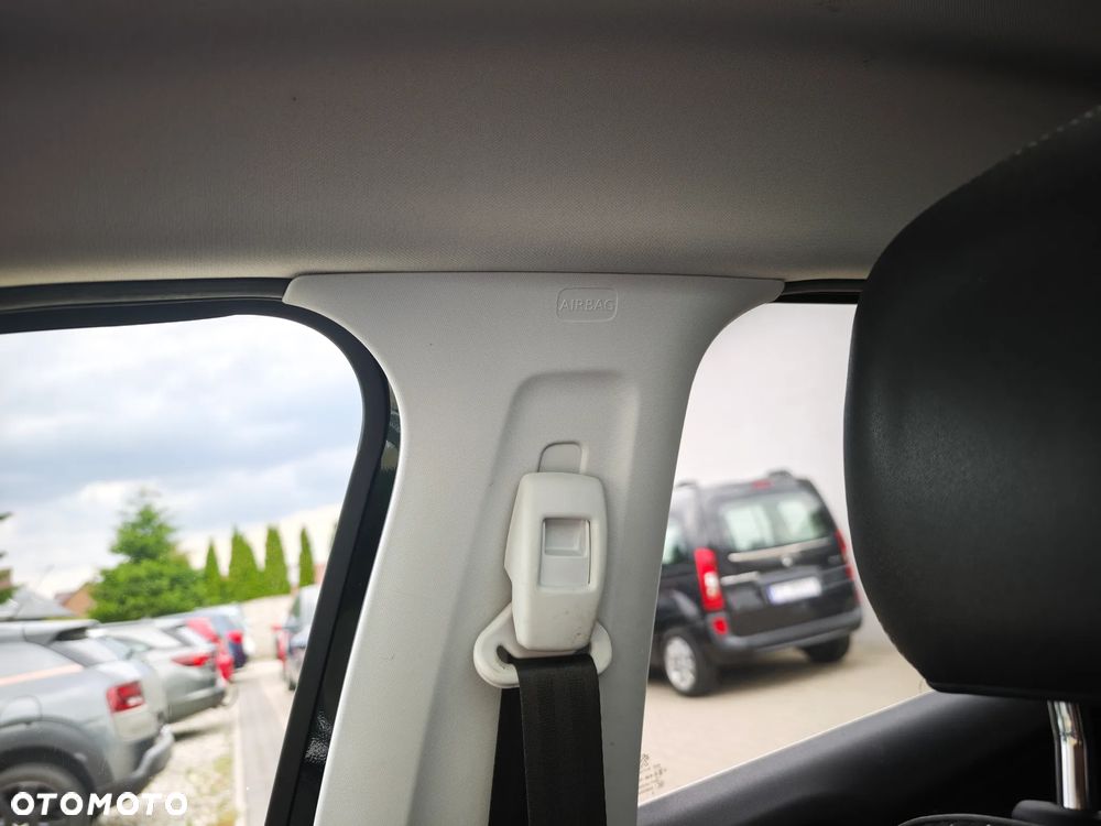 Peugeot 2008 BlueHDi FAP 120 STOP & START Allure - 32