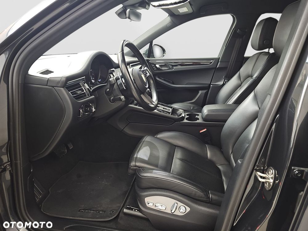 Porsche Macan Standard - 10