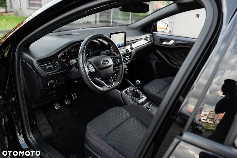 Ford Focus 1.0 EcoBoost ST-Line X - 18