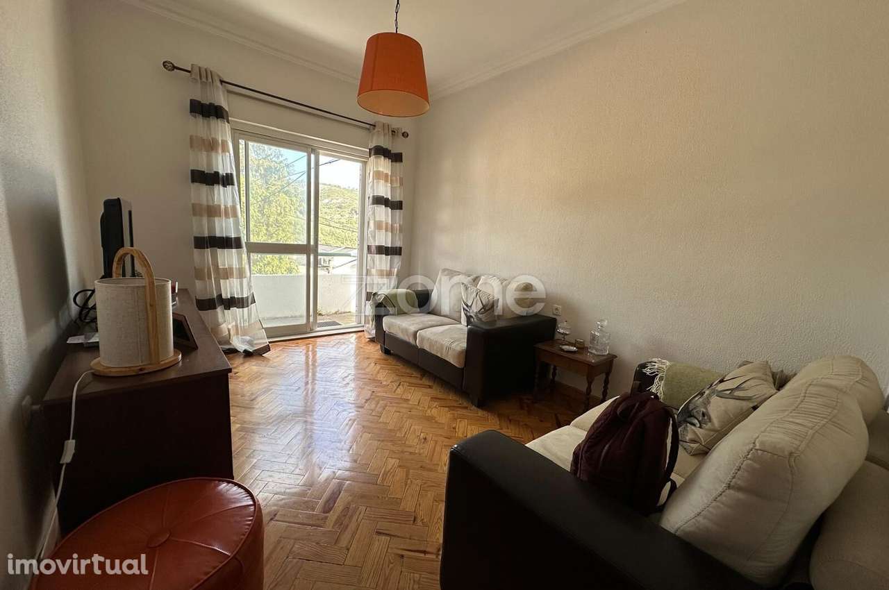 Prédio Composto por 8 Apartamentos - Grande imagem: 3/29