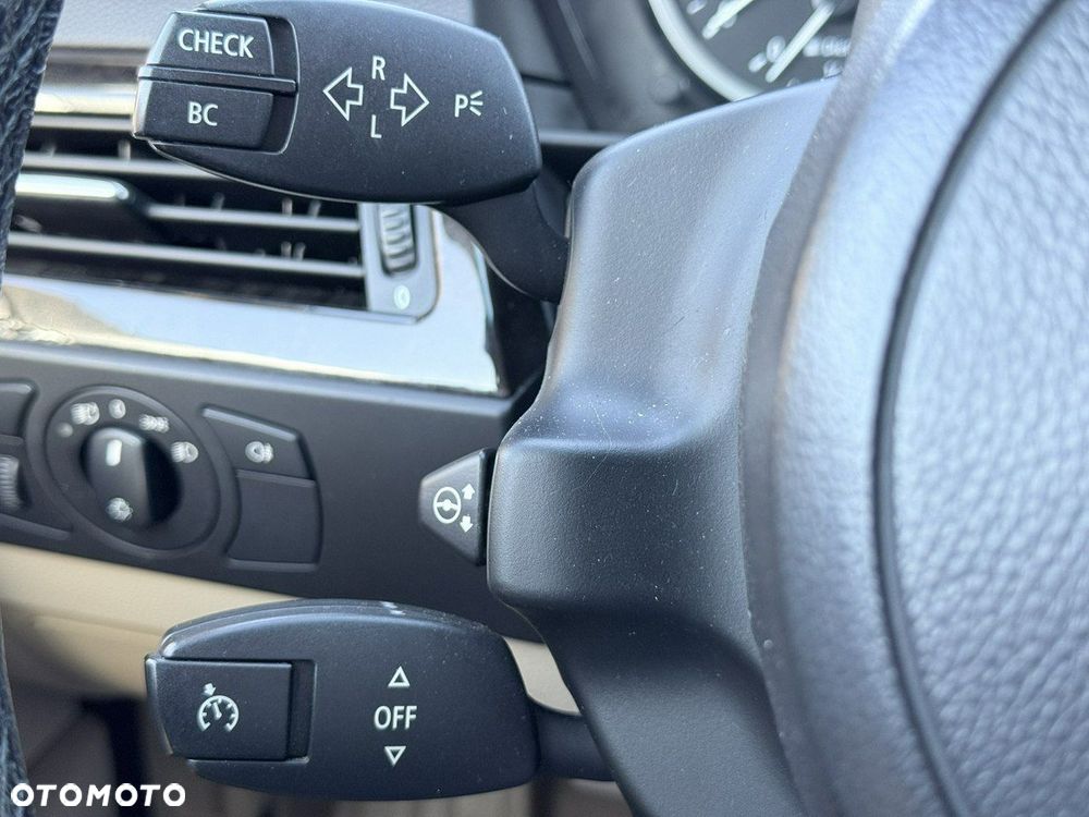 BMW Seria 5 525d - 34