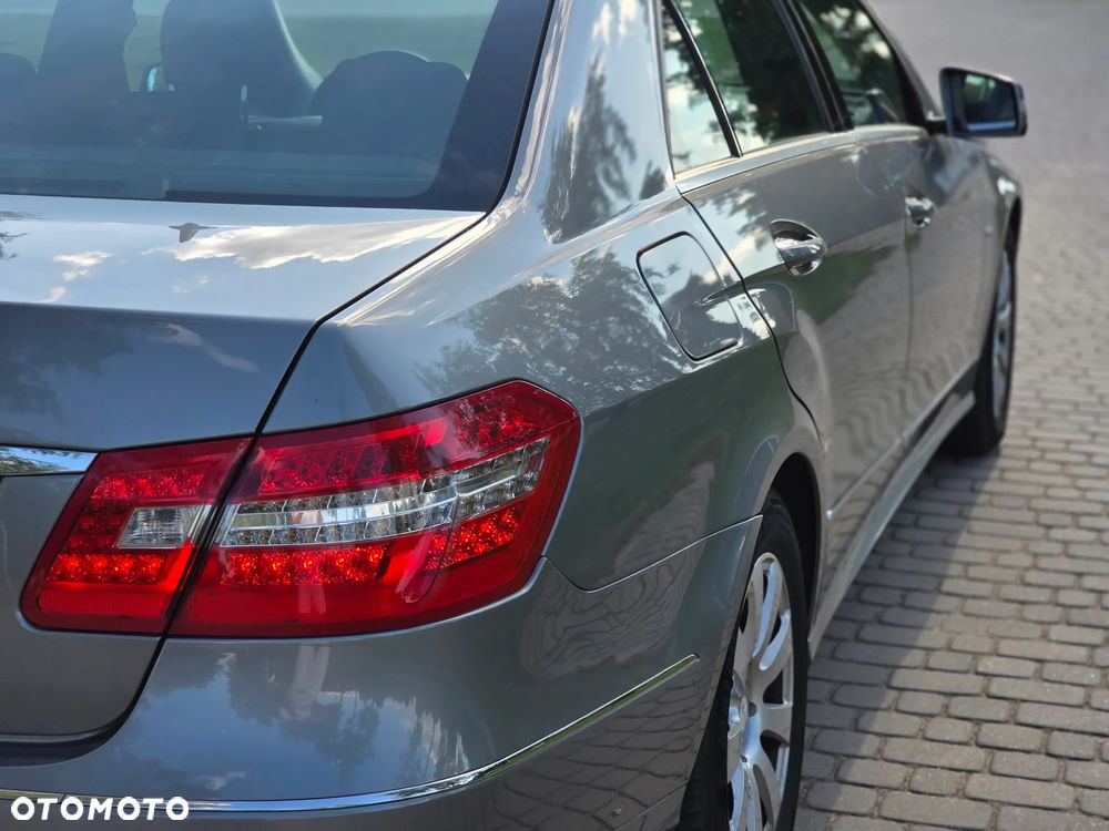 Mercedes-Benz Klasa E 300 CDI DPF BlueEFFICIENCY 7G-TRONIC Avantgarde - 15