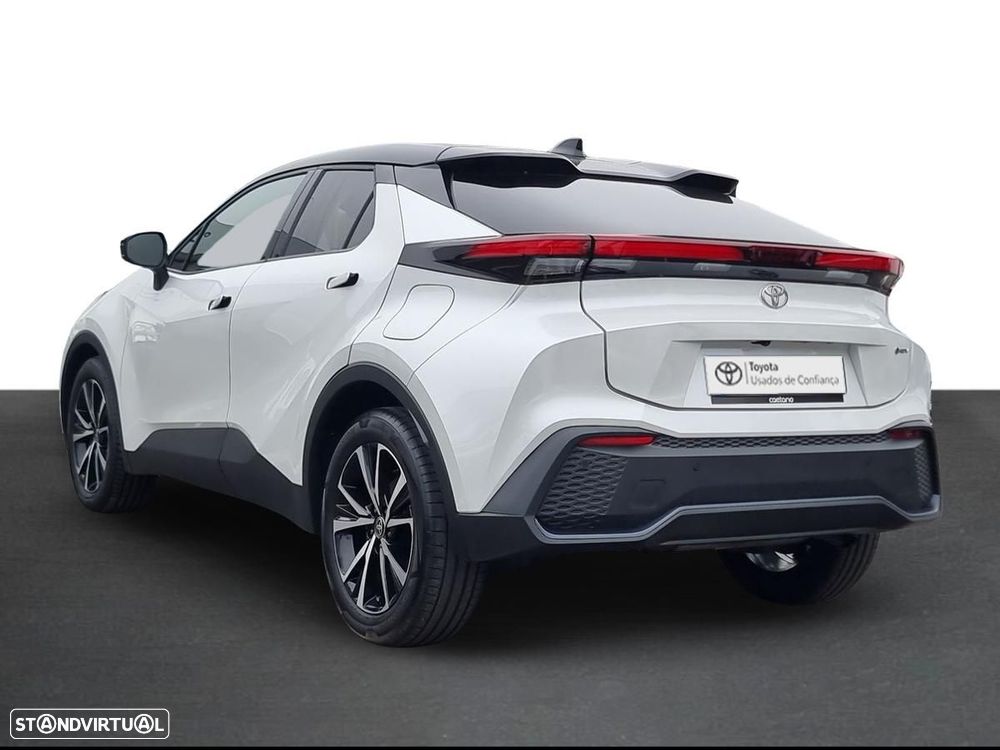 Toyota C-HR — fotografia 2