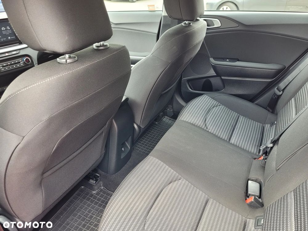 Kia Ceed 1.5 T-GDI M - 12