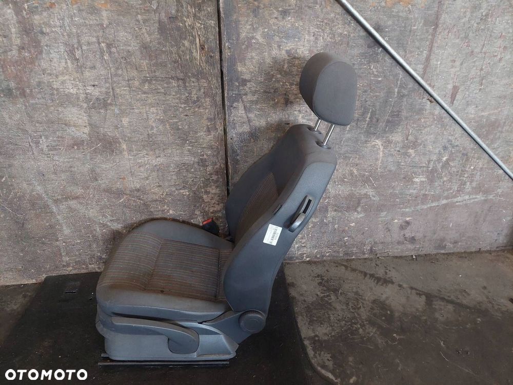 FOTEL LEWY PRZÓD VOLKSWAGEN POLO IV LIFT HATCHBACK 3D - 2