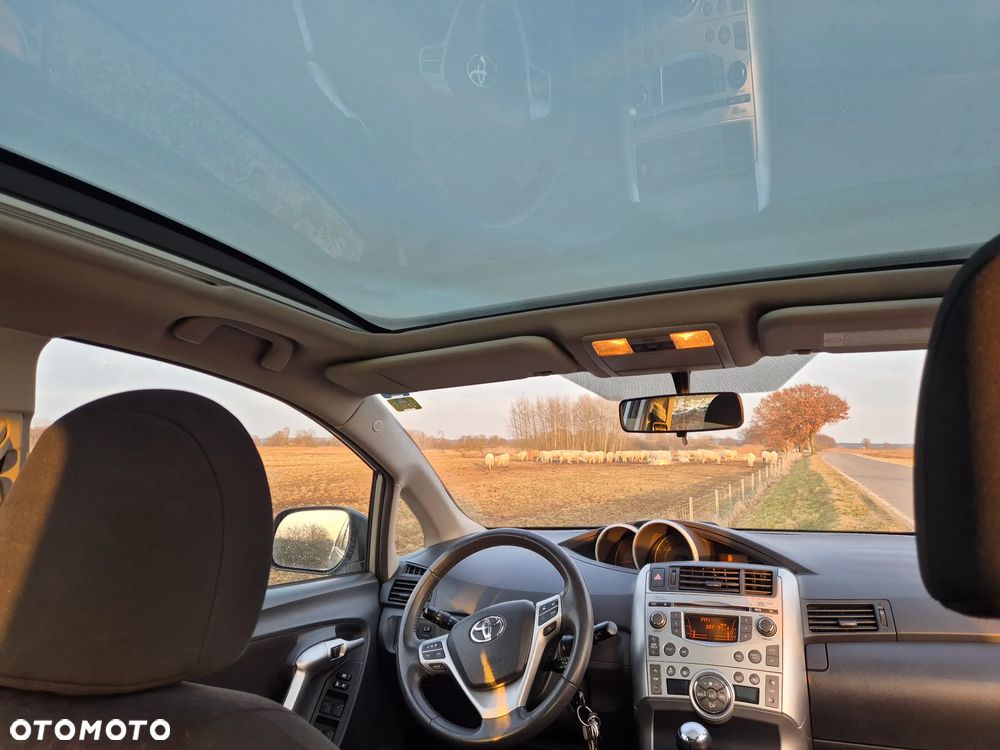 Toyota Verso 1.8 Premium EU5 - 14