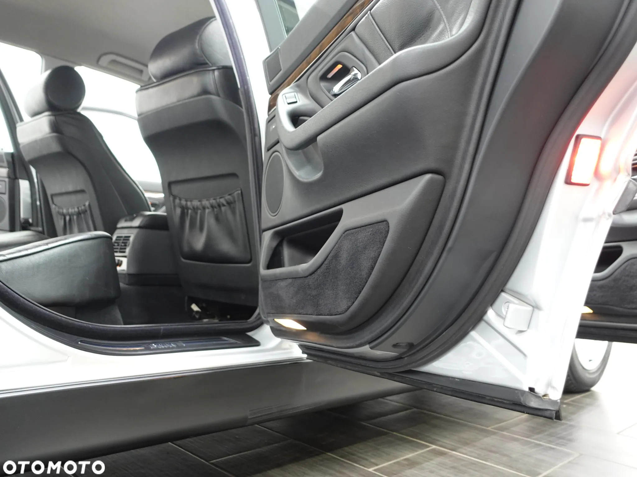 BMW Seria 7 728i - 39