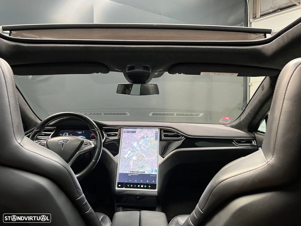 Tesla Model S - 24