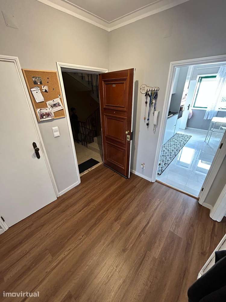 Excelente T3, todo renovado, 2 WC (1 Suíte), 116 m², garagem fechada - Grande imagem: 5/30