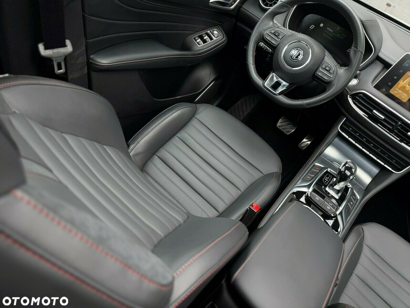 MG HS 1.5 T-GDI Exclusive DCT - 13