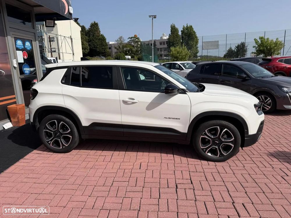 Jeep Avenger 1.2 e-Hybrid Altitude DCT - 4