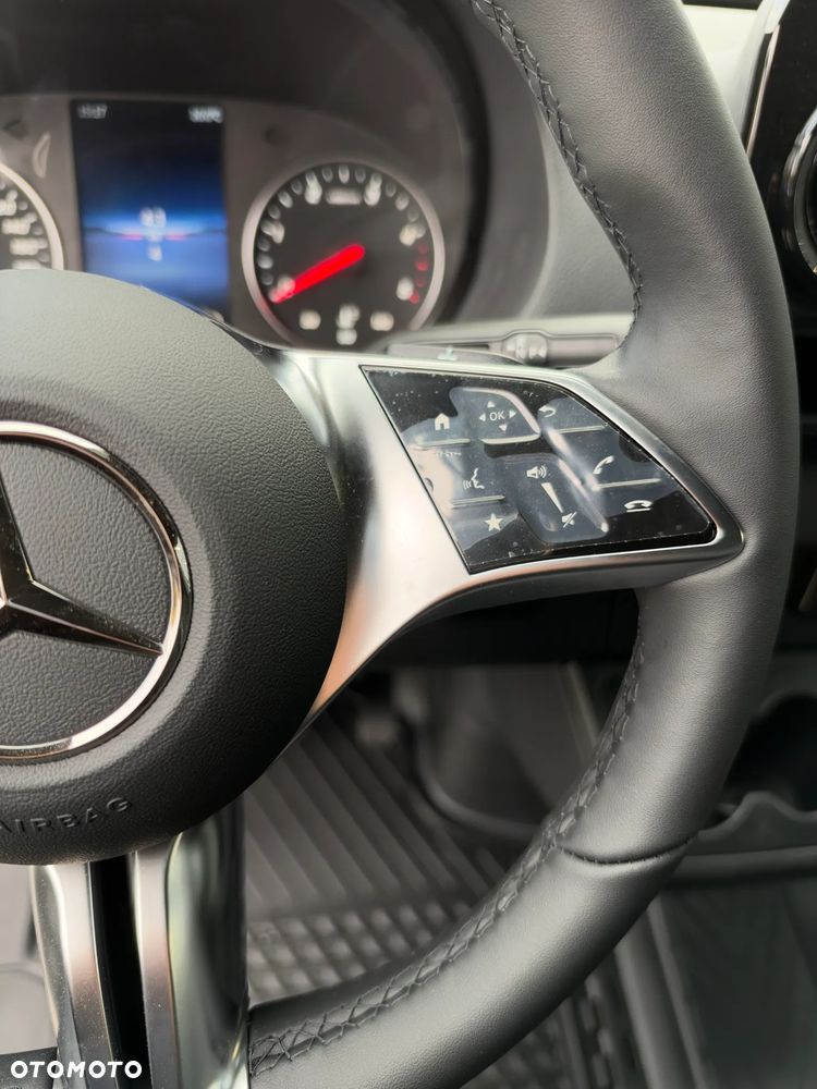 Mercedes-Benz Sprinter - 20
