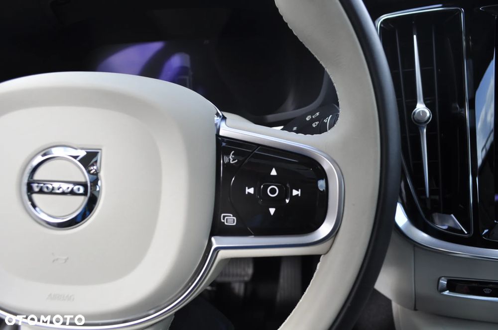 Volvo S60 B5 B AWD Ultimate Dark - 9