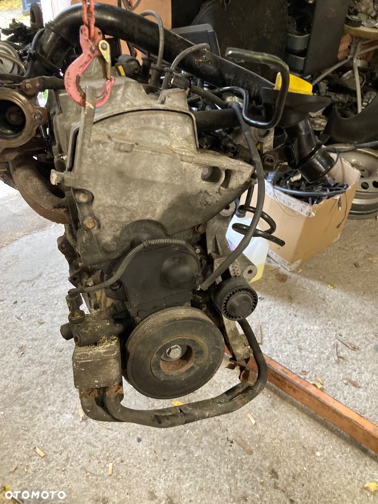 RENAULT CLIO III SILNIK 1.2 TCE D4FH786 - 5