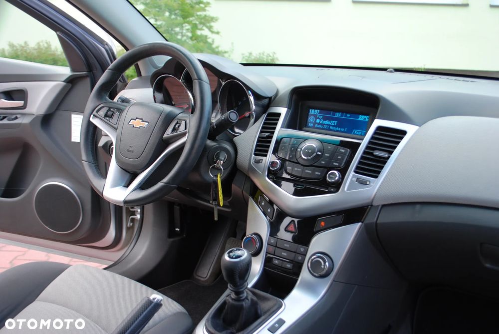 Chevrolet Cruze 1.8 LT - 15