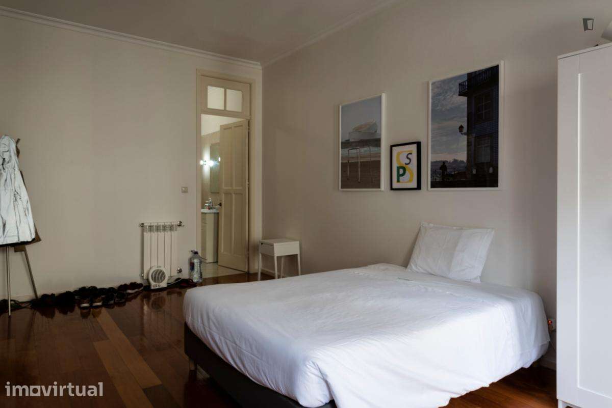 Quarto - localizado em Paranhos Porto - Grande imagem: 4/15