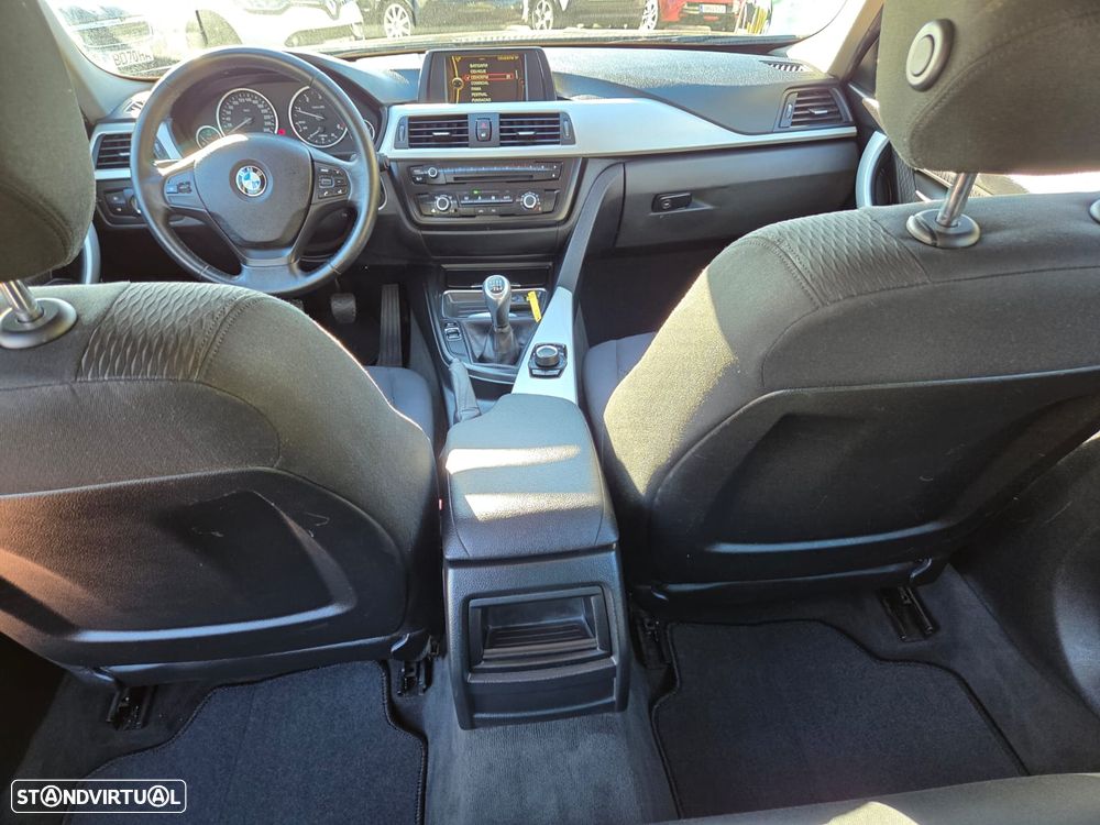 BMW 320 d LifeStyle - 4
