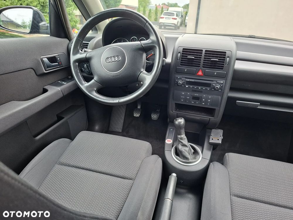 Audi A2 1.6 FSI - 19