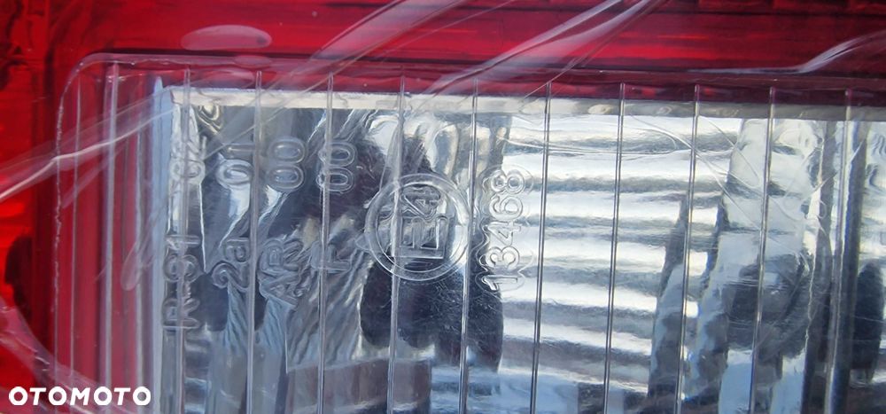 Tylna lampa Sritnter 312 td do 2000r. nowa - 3