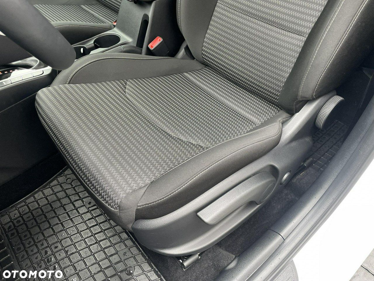 Kia Ceed - 12