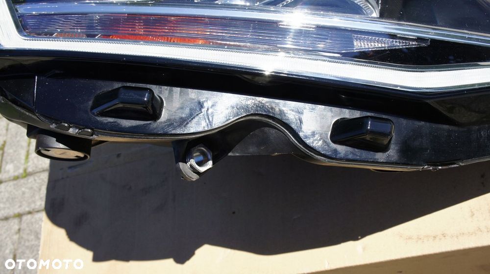 PRZEDNIA PRAWA LAMPA VW T6 7E1 FULL LED - 2