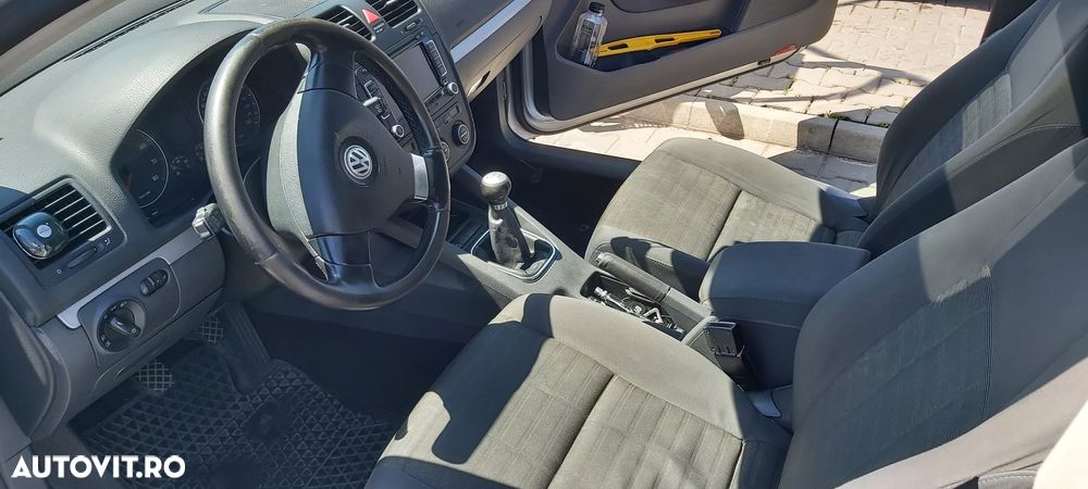 Volkswagen Golf 1.6 Comfortline - 9