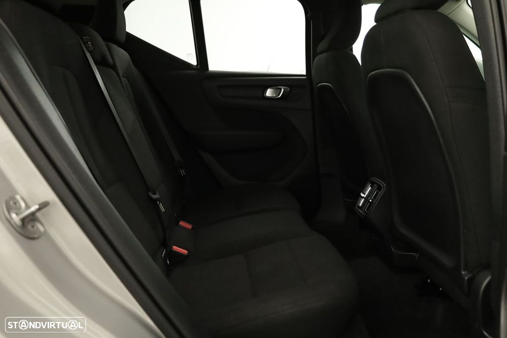Volvo XC 40 2.0 B3 Essential - 22