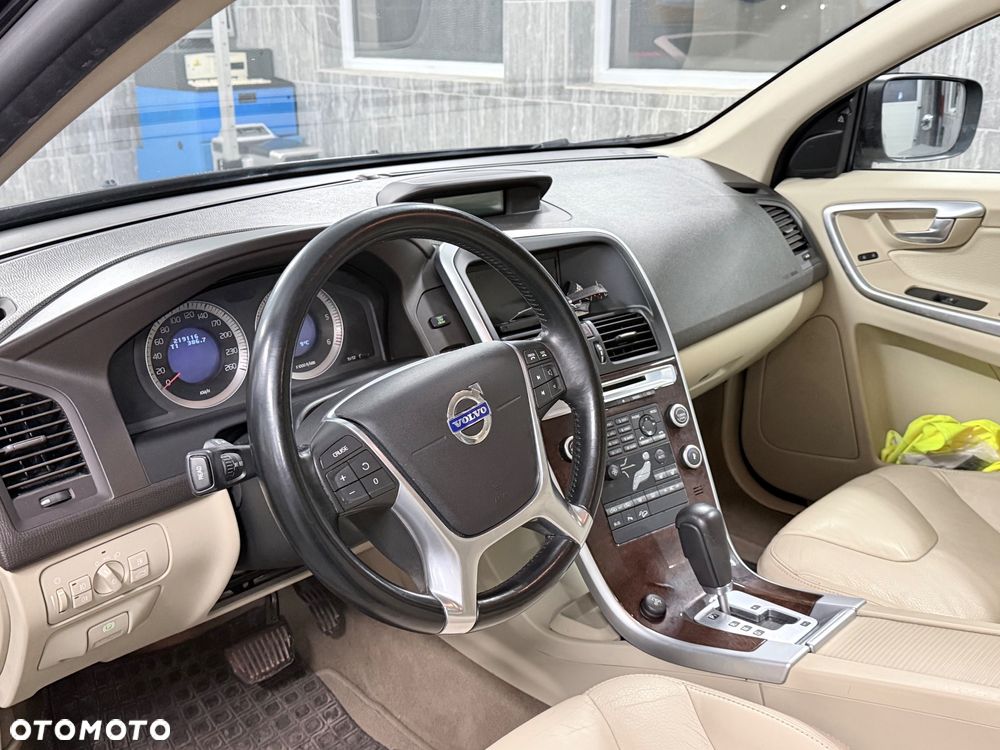 Volvo XC 60 D5 AWD - 31