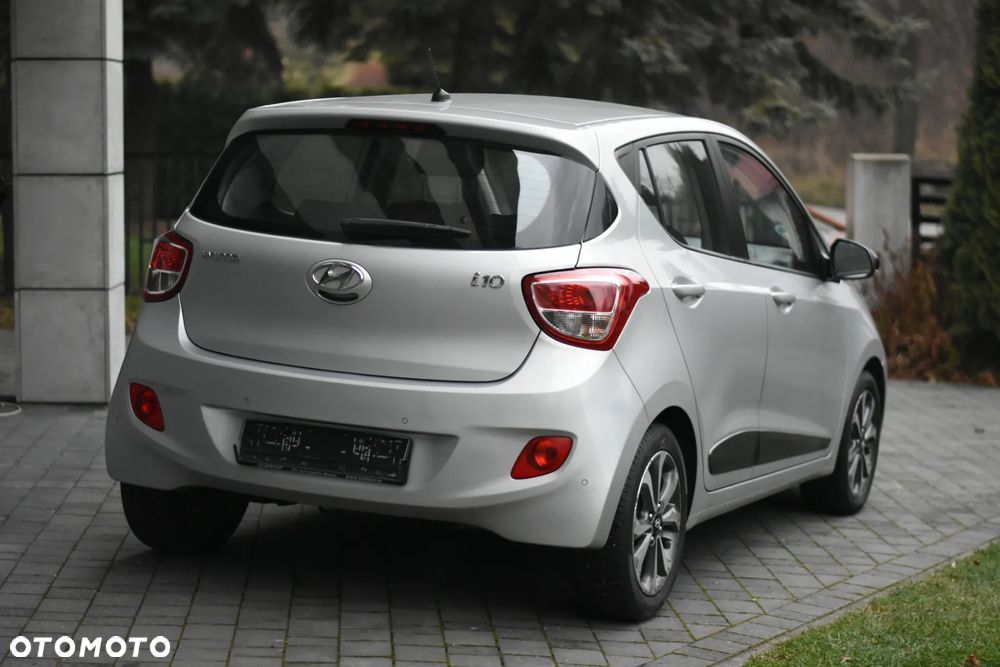 Hyundai i10 1.0 Fifa World Cup Edition - 9