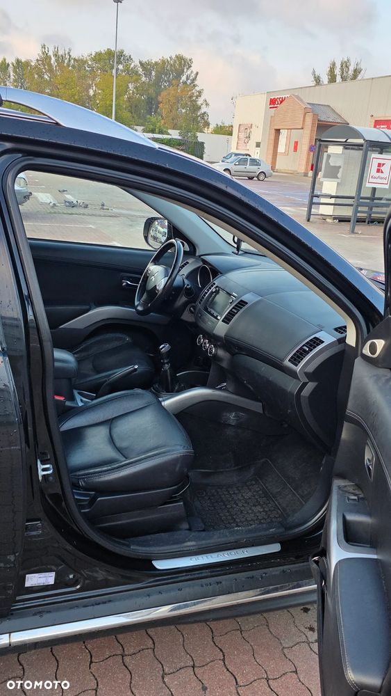 Mitsubishi Outlander - 5