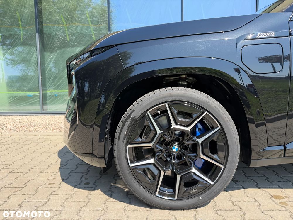 BMW XM - 7
