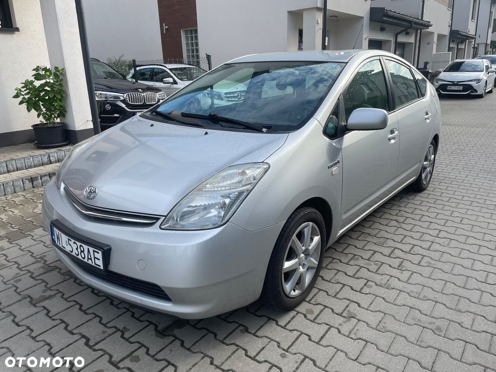 Toyota Prius (Hybrid) Sol - 14