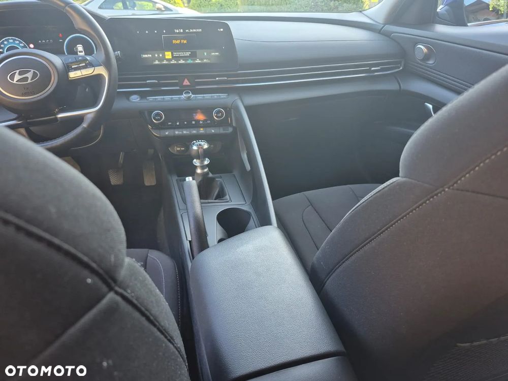 Hyundai Elantra 1.6 Smart - 13