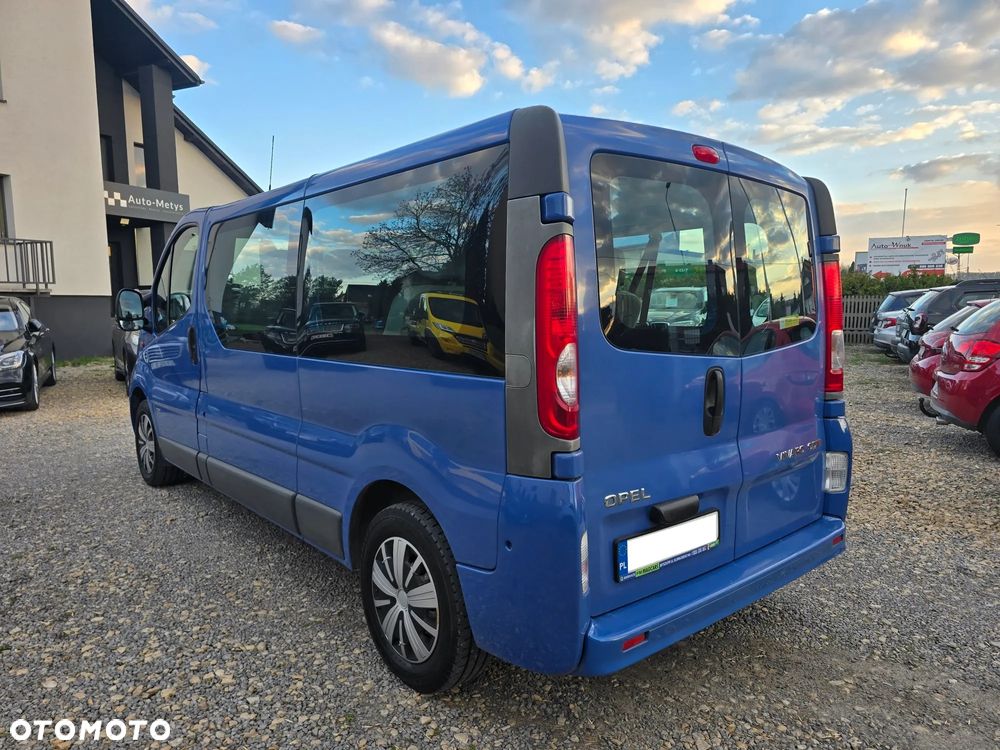 Opel Vivaro - 10