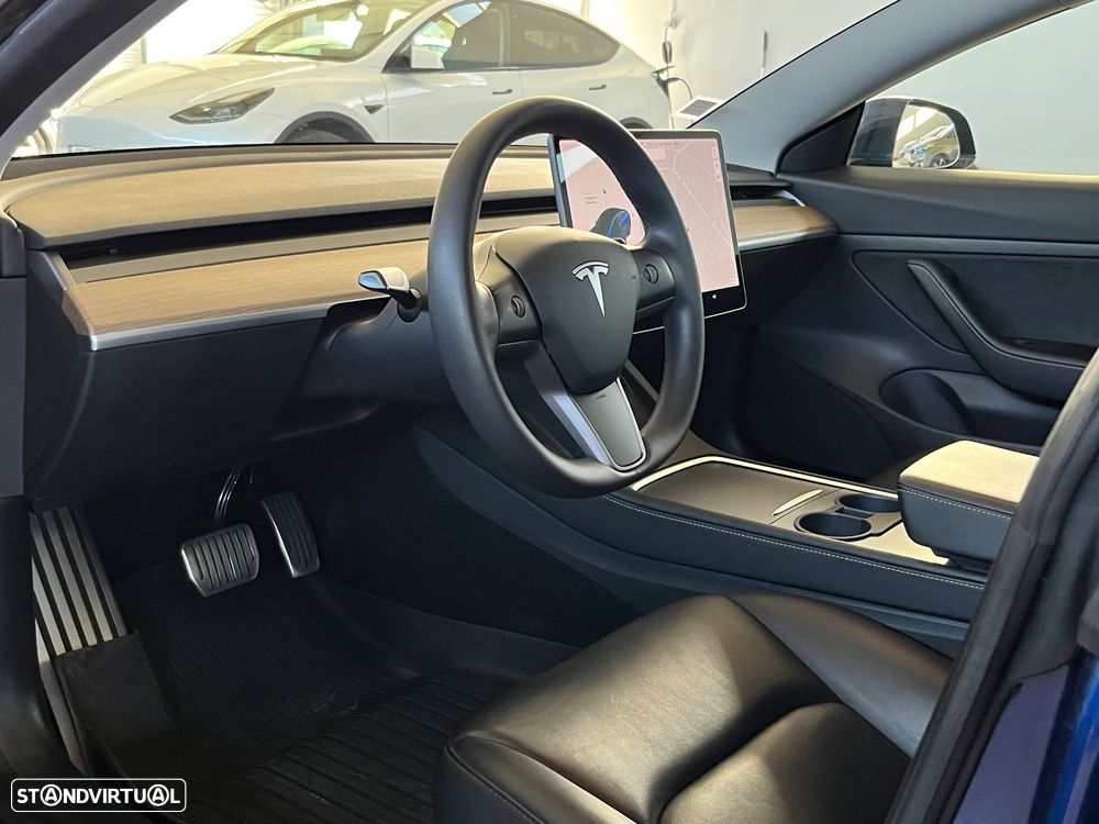 Tesla Model 3 - 16