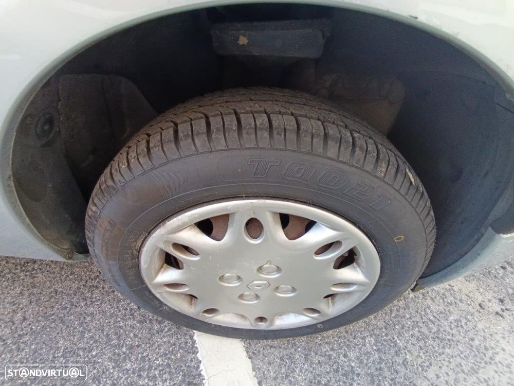 Renault Clio 1.2 RN - 16