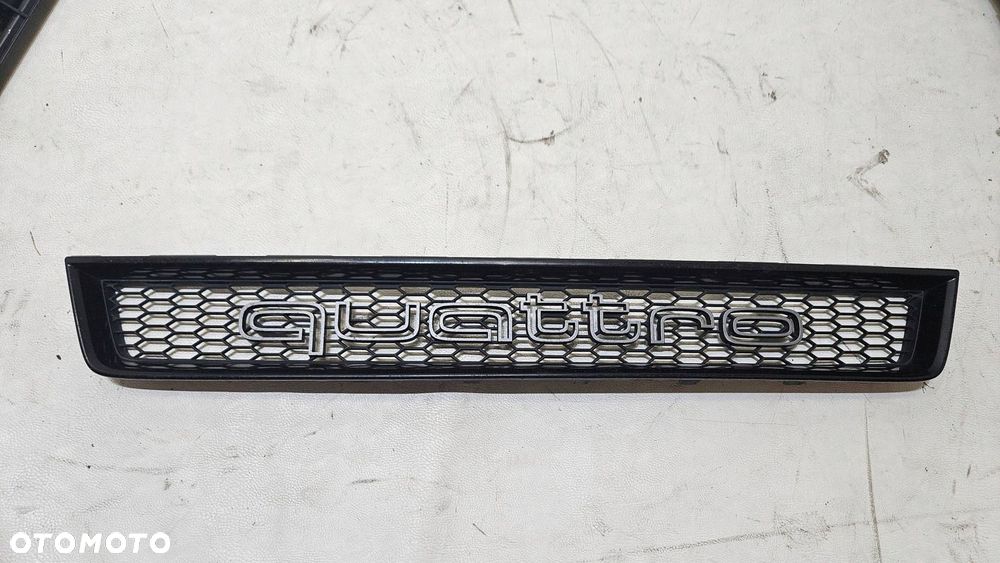 KRATKA ZDERZAKA AUDI RS6 C7 QUATTRO 4G0853667A