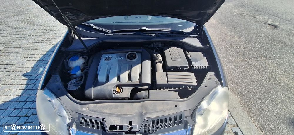 VW Jetta 1.9 TDi Confortline - 10