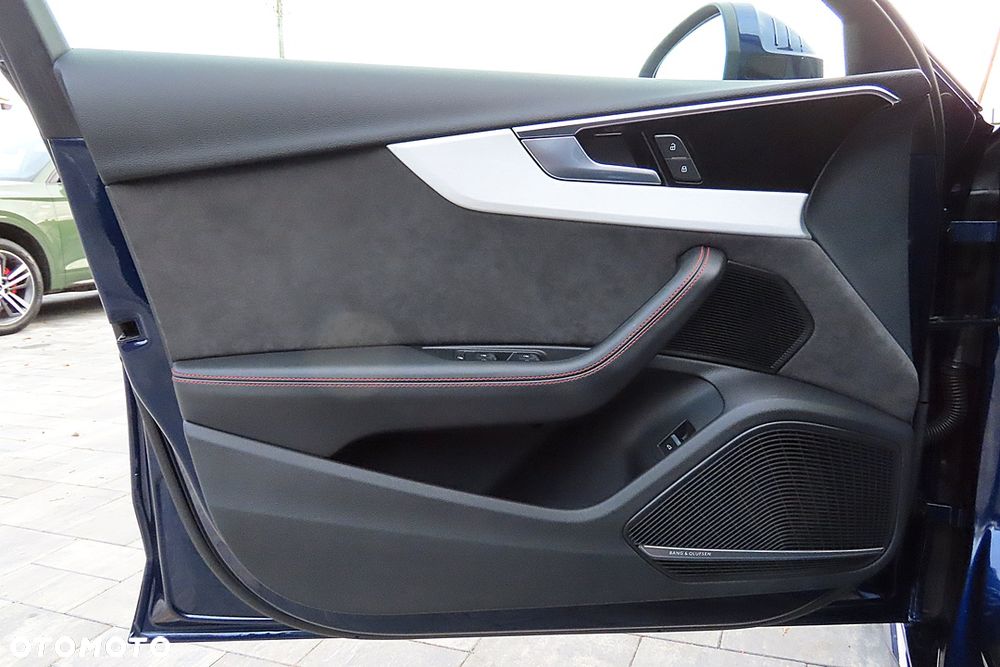 Audi A4 Avant 40 TDI quattro S tronic S line - 22